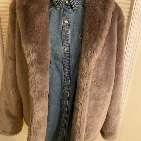 STONE ROW Faux Fur Jacket - Picture 5 of 5